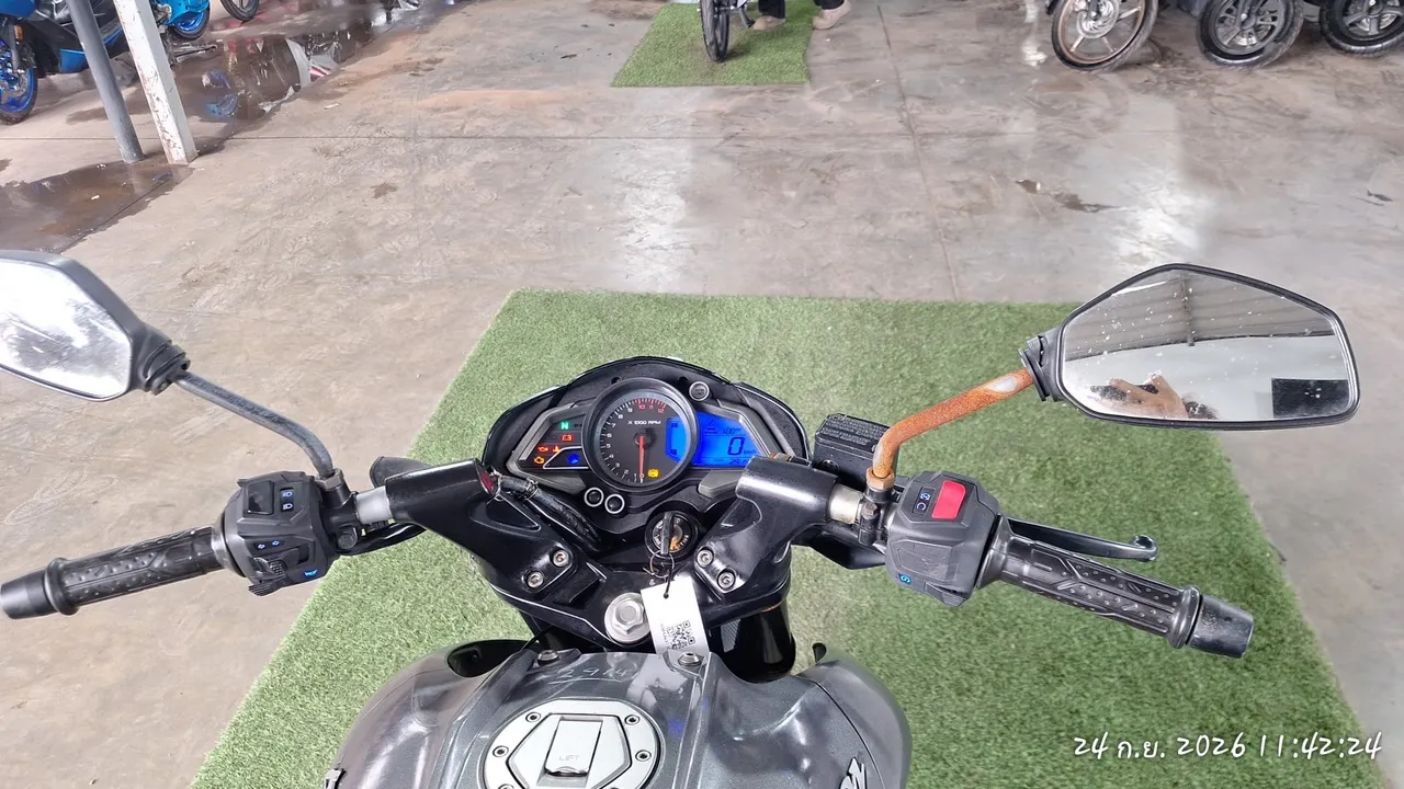 2022 Bajaj Pulsar NS200 – 10