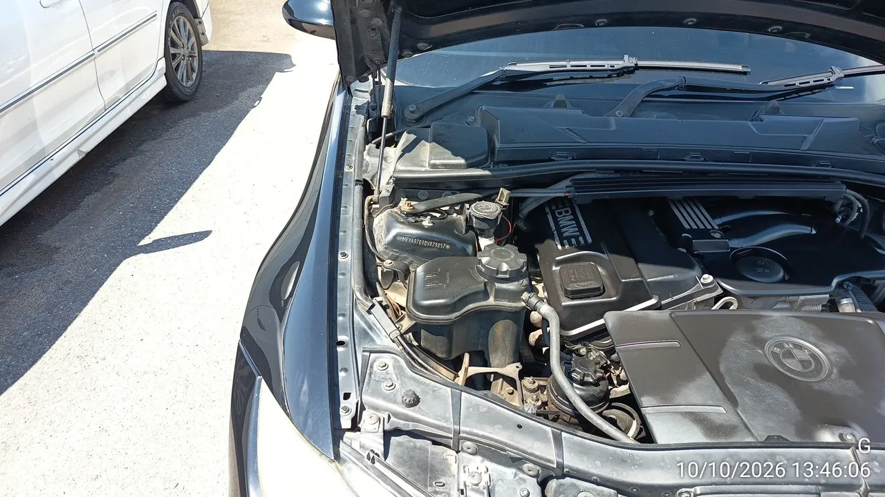 2005 BMW 3 Series – 5