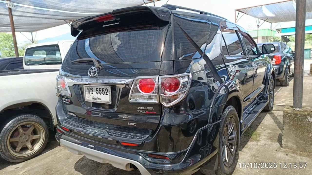 2012 Toyota Fortuner – 7