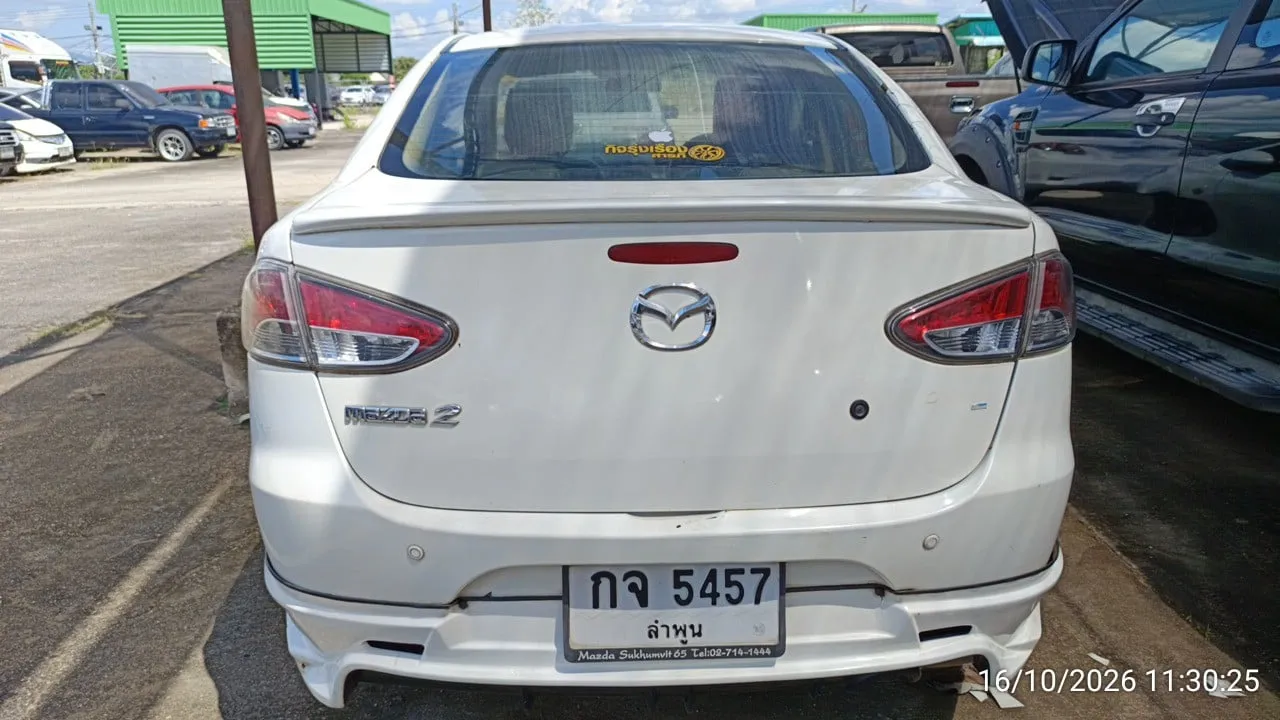 2011 Mazda Mazda2 – 6