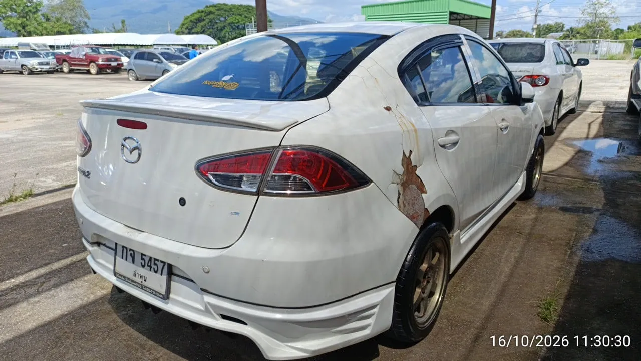 2011 Mazda Mazda2 – 7
