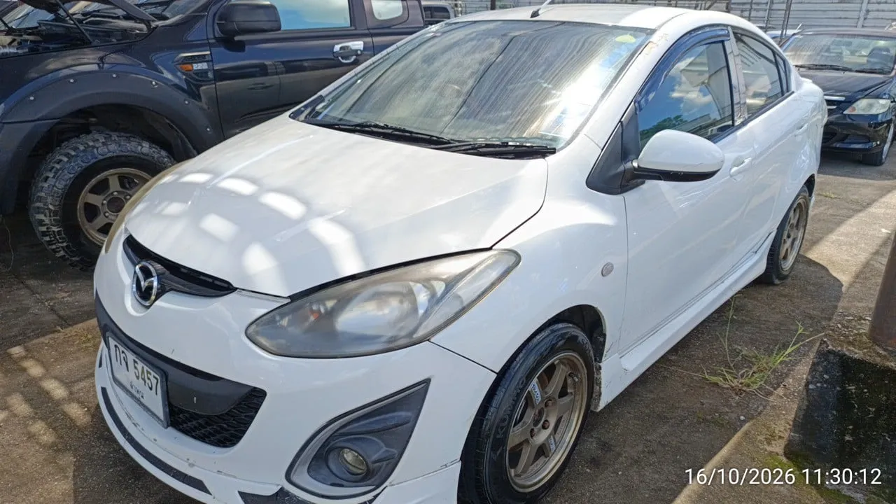 2011 Mazda Mazda2 – 4