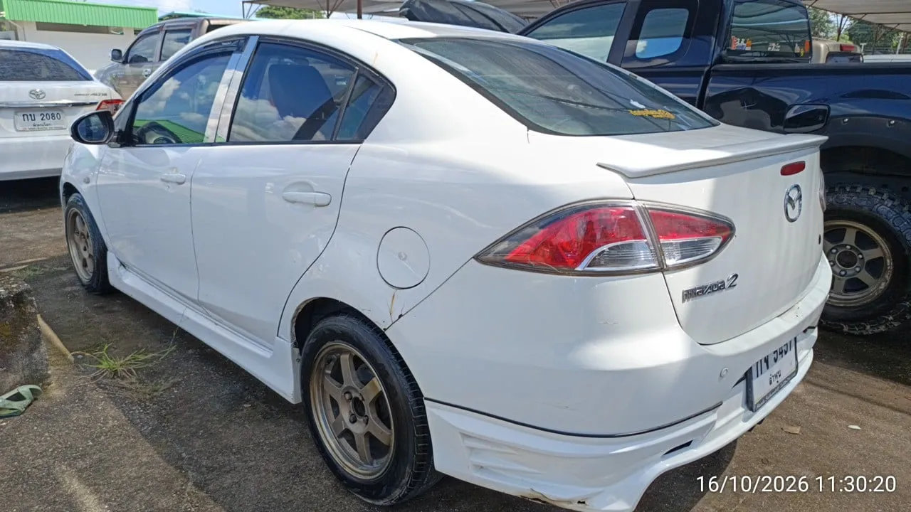 2011 Mazda Mazda2 – 5