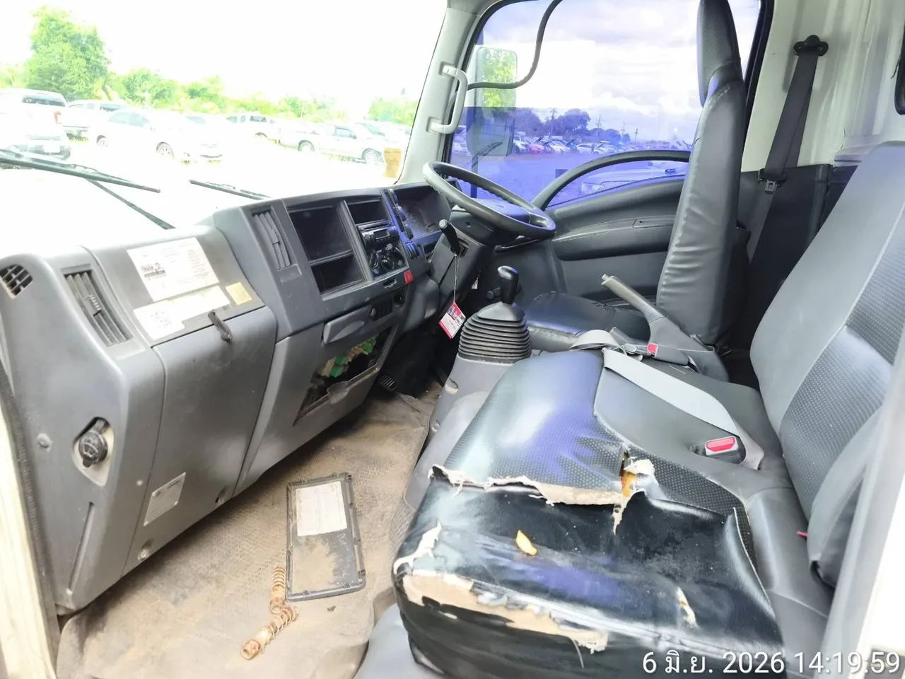 2011 Isuzu NMR – 12