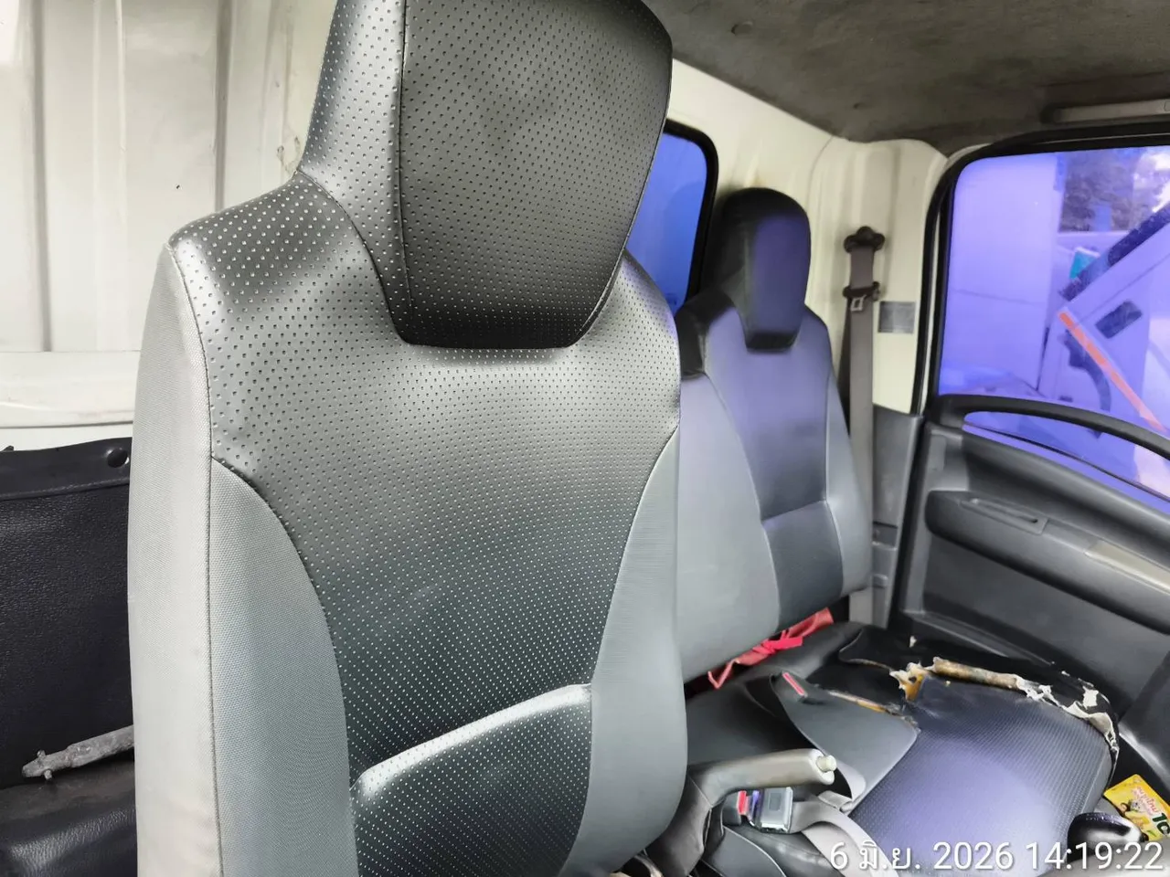 2011 Isuzu NMR – 6