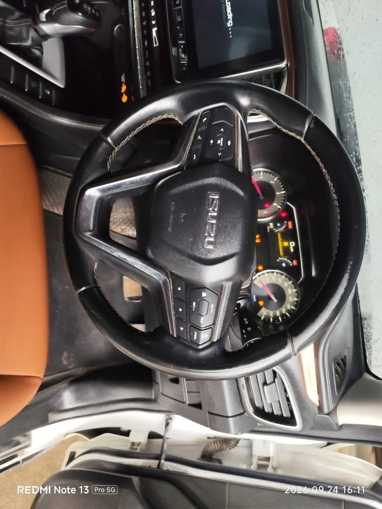 2021 Isuzu MU-X – 12