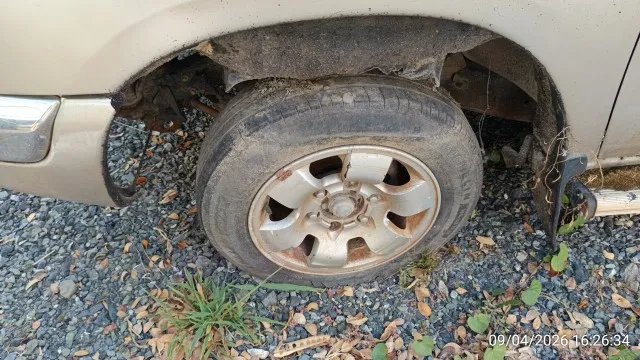 2001 Nissan Frontier – 7