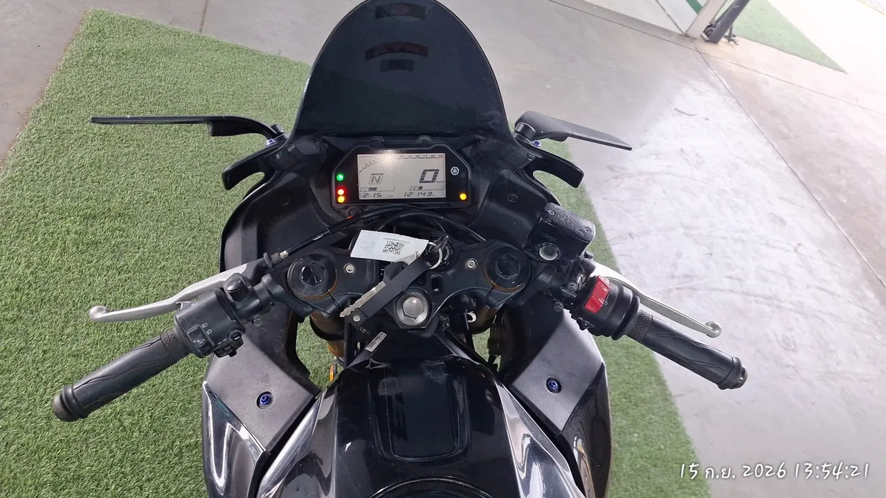 2021 Yamaha YZF-R3 – 10