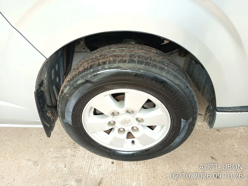 2014 Toyota Commuter – 3