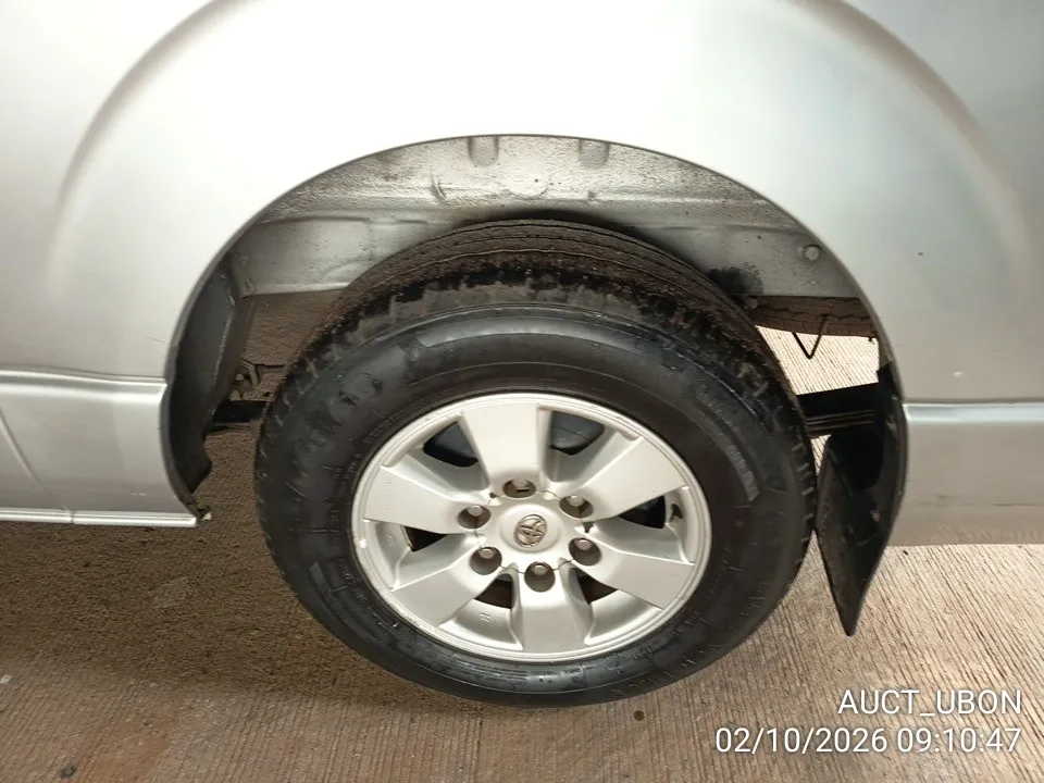 2014 Toyota Commuter – 8