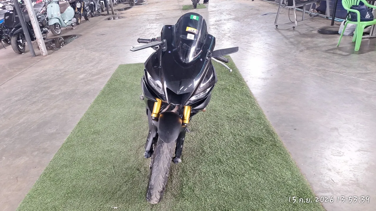2021 Yamaha YZF-R3 – 1