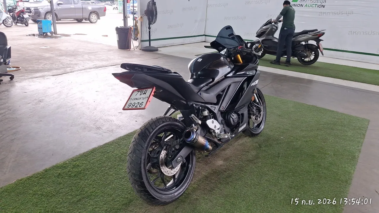 2021 Yamaha YZF-R3 – 6