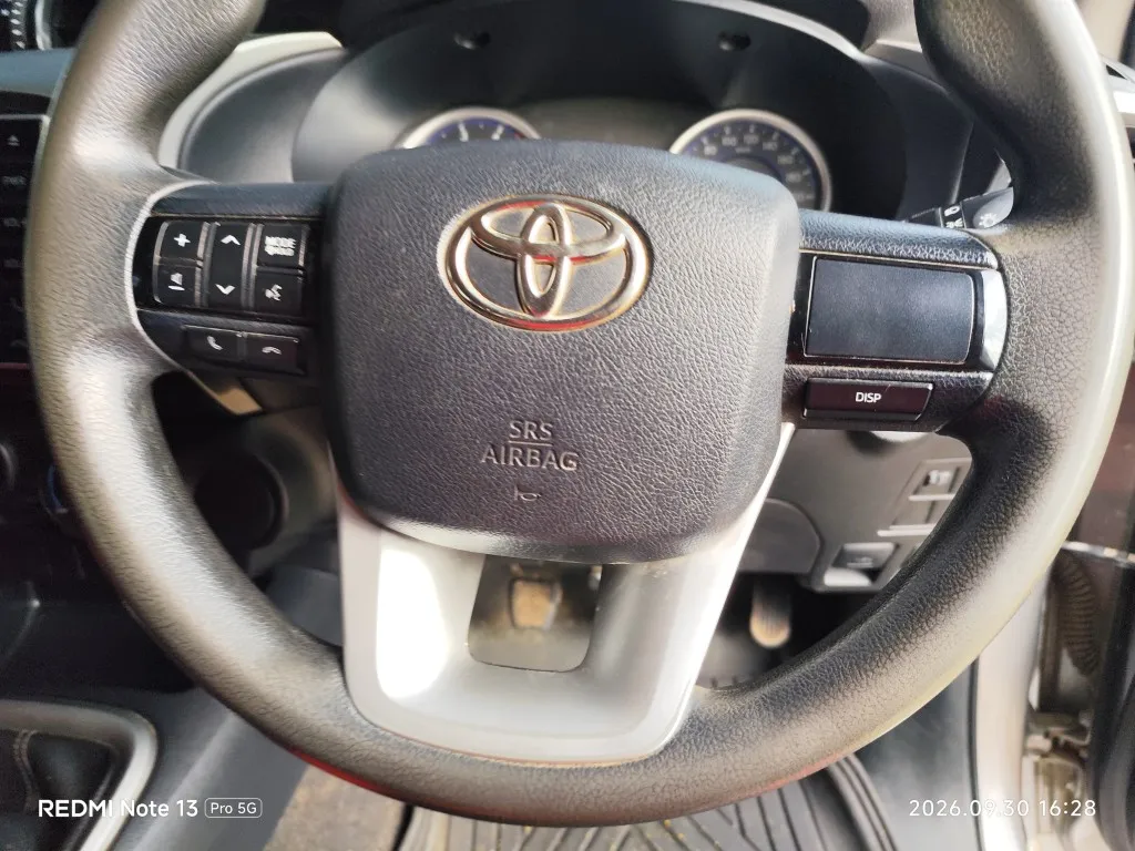 2015 Toyota Hilux Revo – 12