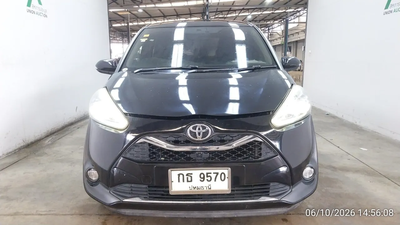 2022 Toyota Sienta – 1