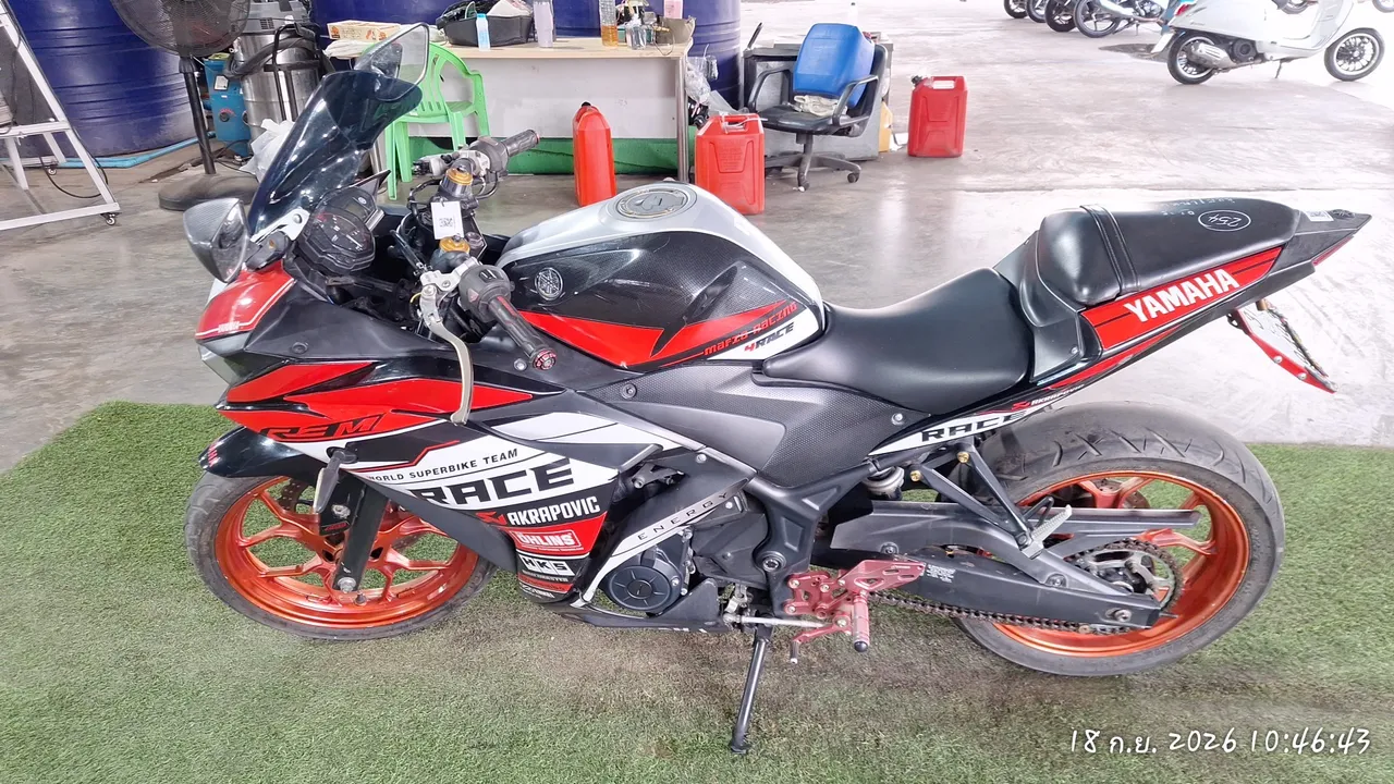 2015 Yamaha YZF-R3 – 8