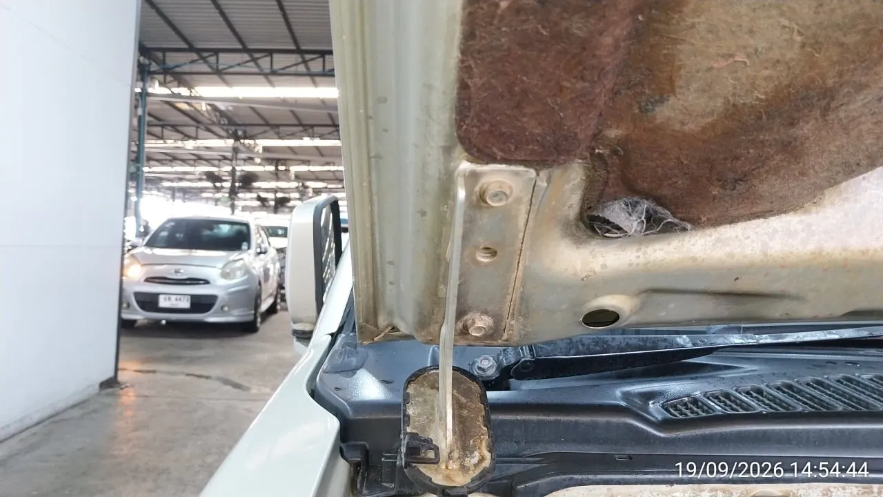 2005 Nissan Frontier – 11