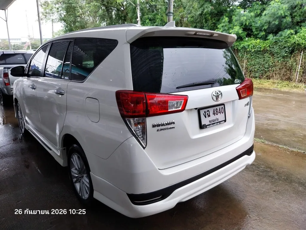 2017 Toyota Innova Crysta – 6