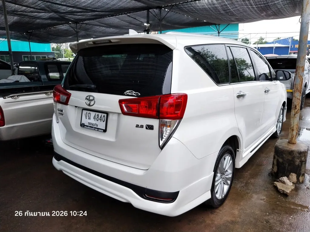 2017 Toyota Innova Crysta – 4