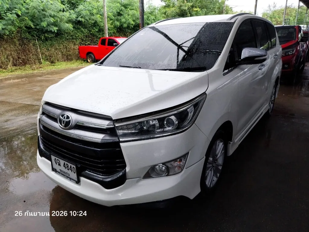 2017 Toyota Innova Crysta – 2