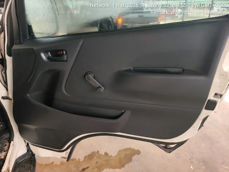 2010 Toyota Hiace – 12