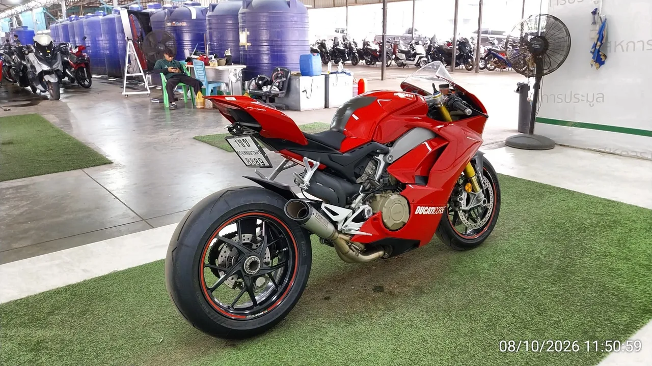 2019 Ducati Panigale V4 – 4
