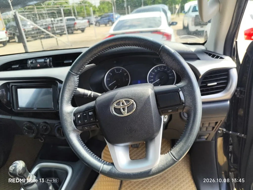 2016 Toyota Hilux Revo – 11