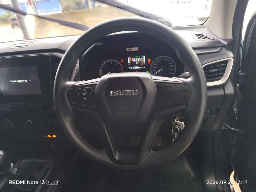 2020 Isuzu D-Max – 11