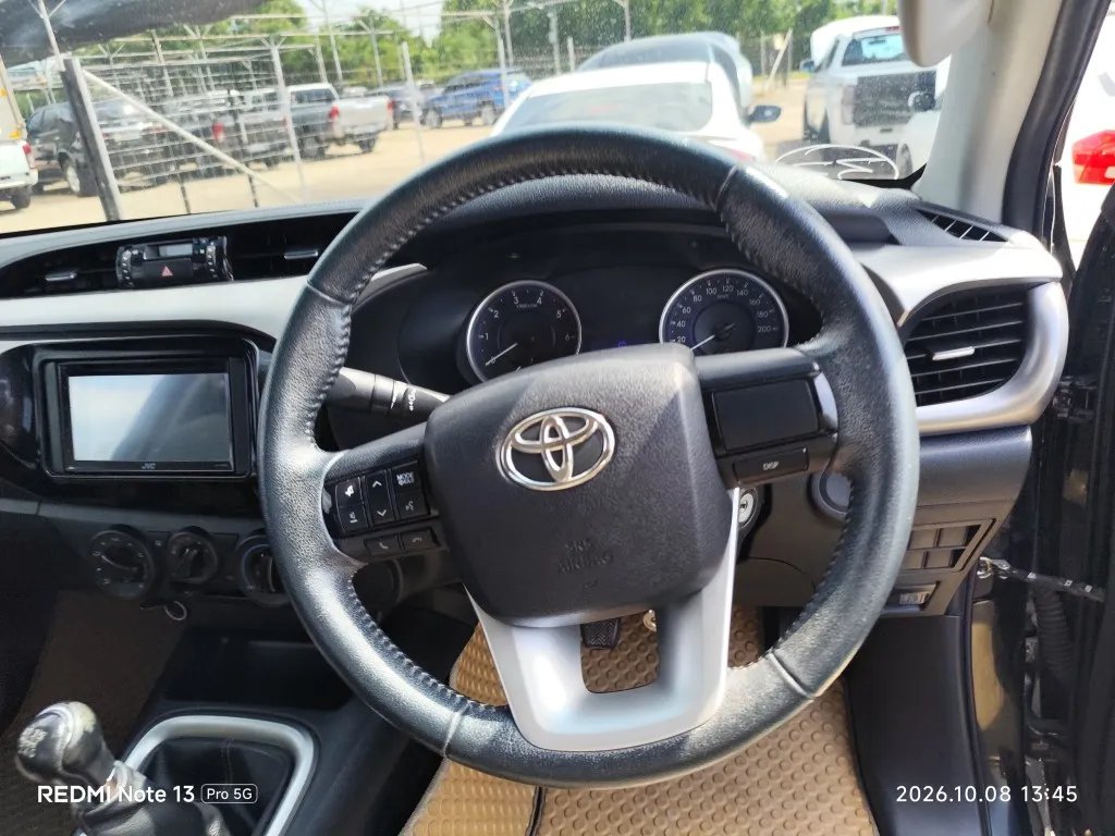 2016 Toyota Hilux Revo – 12