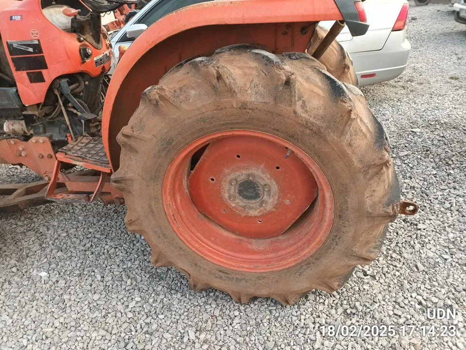 2010 Kubota L4708DT – 9