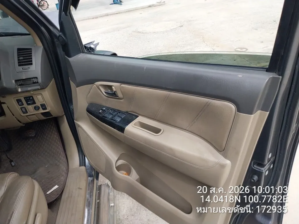 2011 Toyota Fortuner – 8