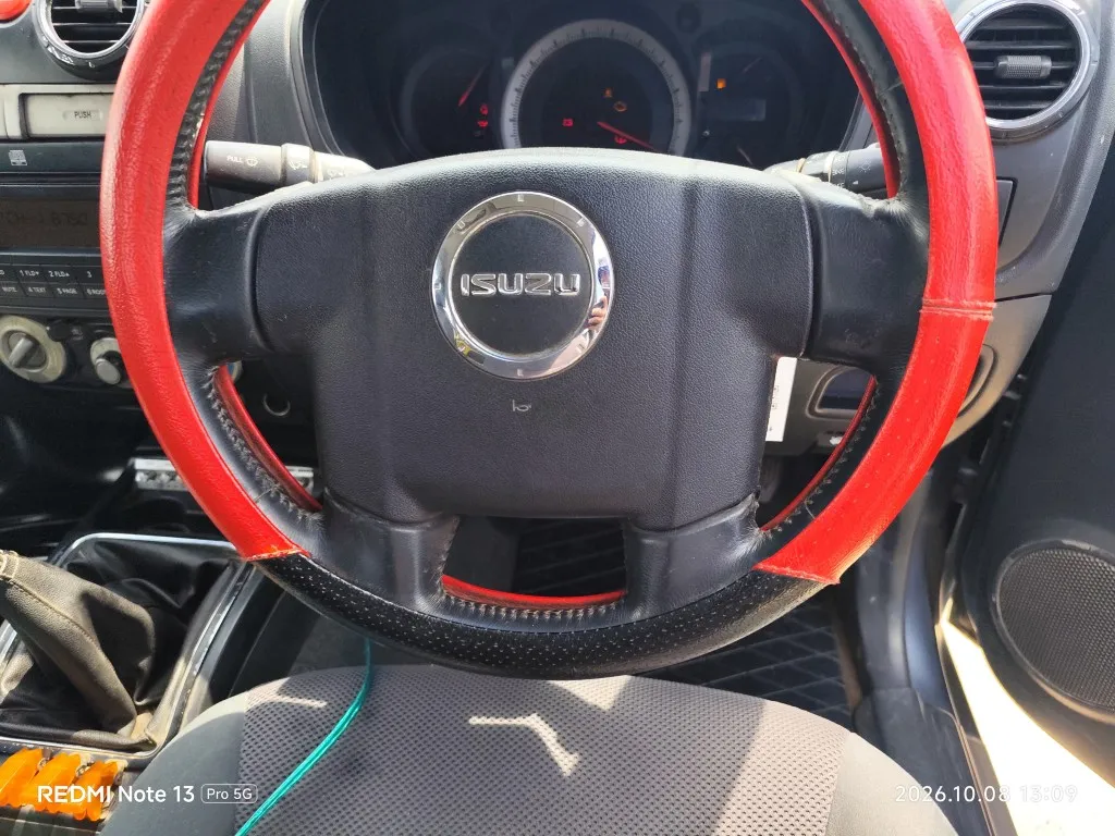 2010 Isuzu D-Max – 12