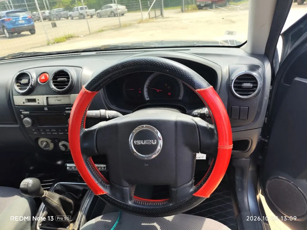 2010 Isuzu D-Max – 11
