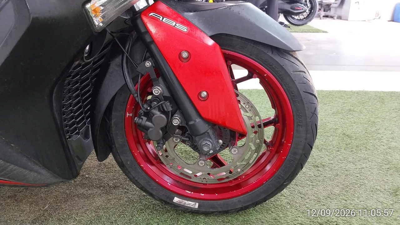 2020 Yamaha X-Max – 10