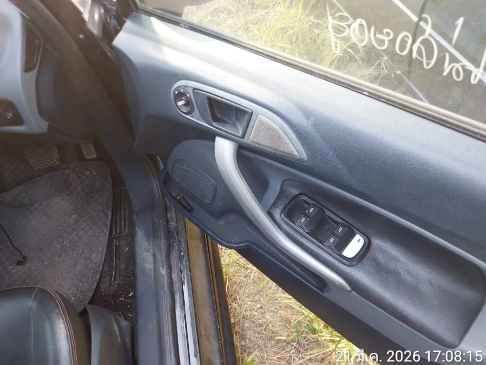 2012 Ford Fiesta – 9