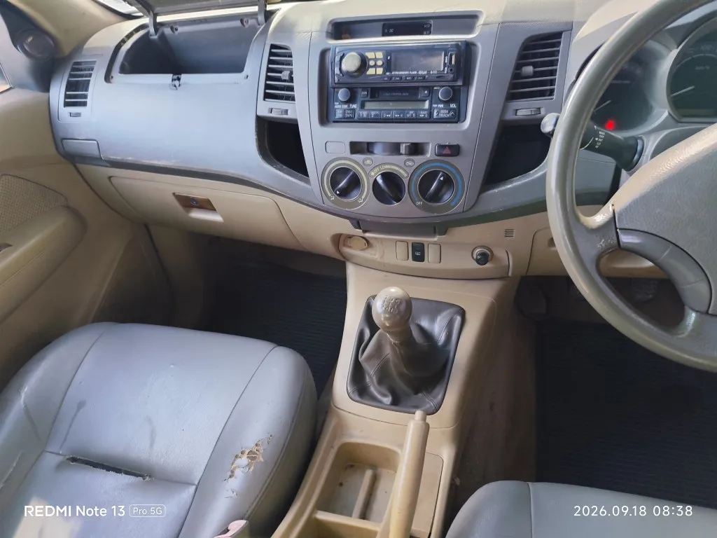 2010 Toyota Hilux Vigo – 12