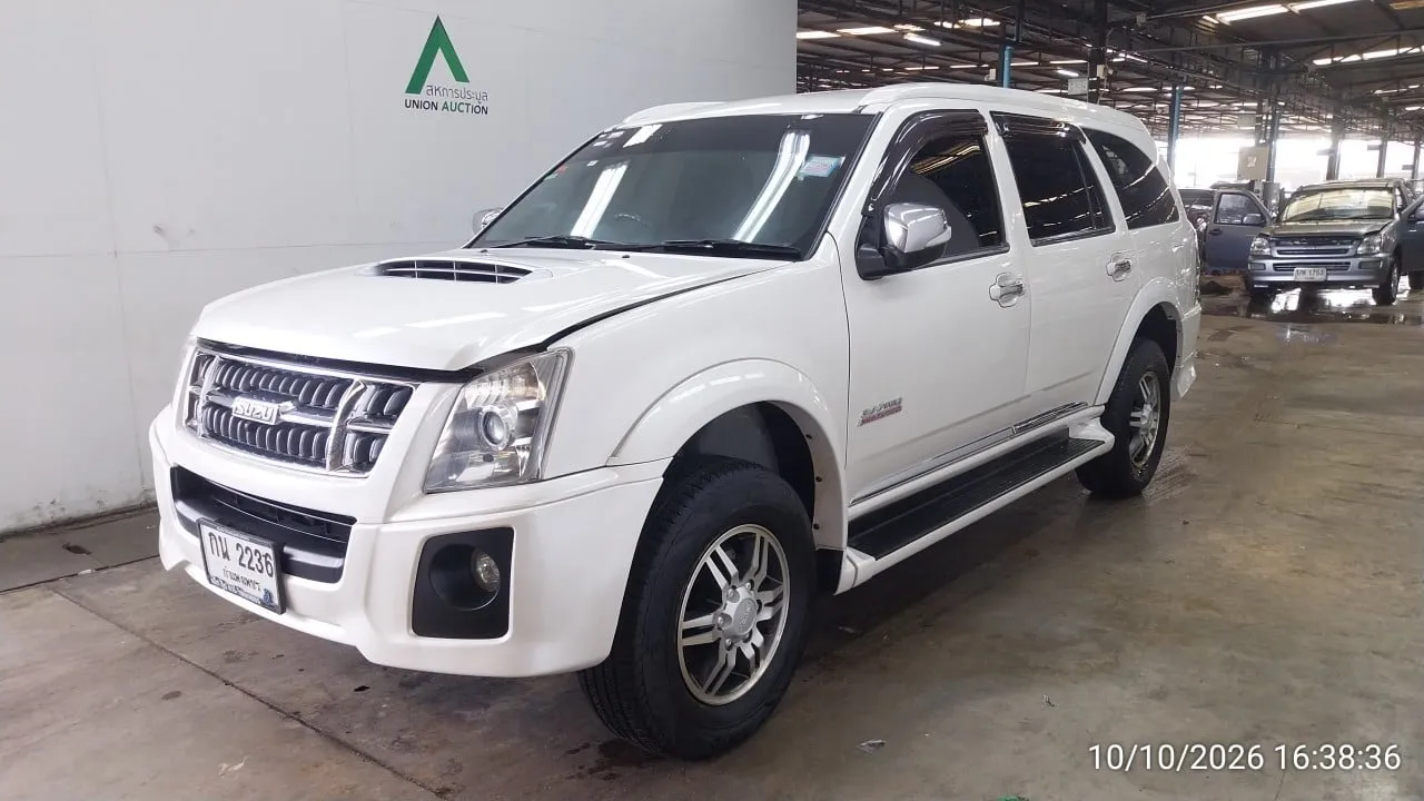 2012 Isuzu MU-7 – 3