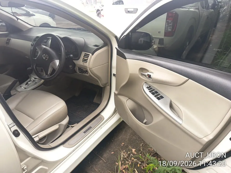 2012 Toyota Corolla Altis – 11