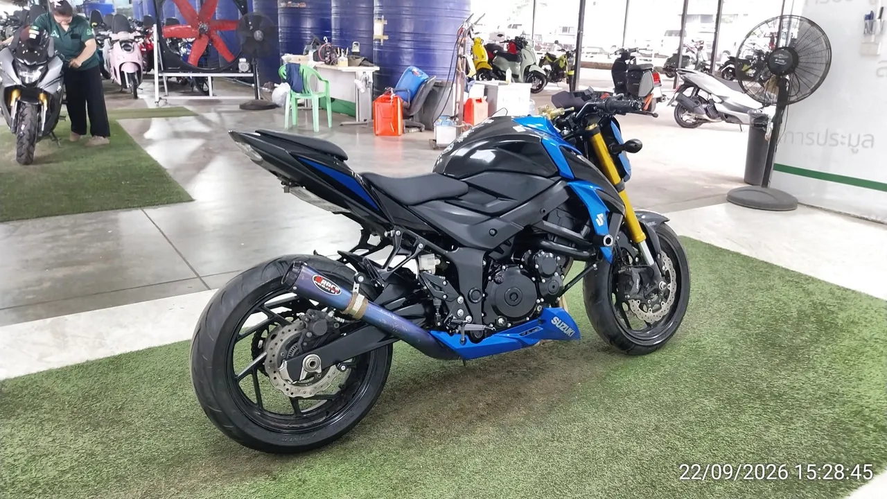 2017 Suzuki GSX-S750 – 4