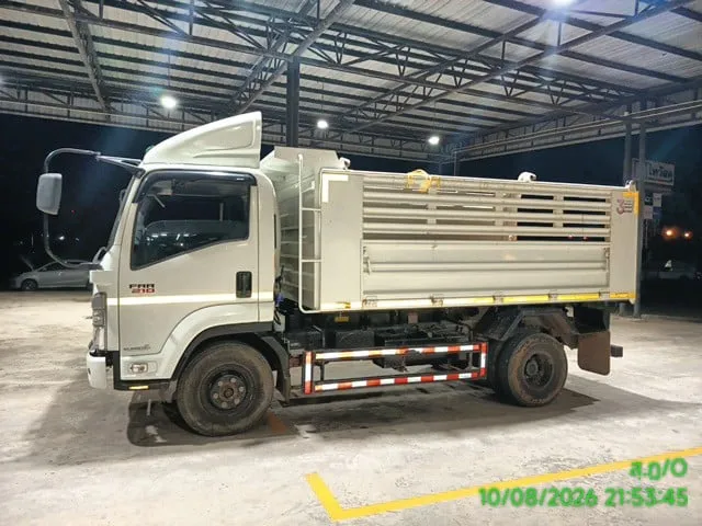 2025 Isuzu FRR – 3