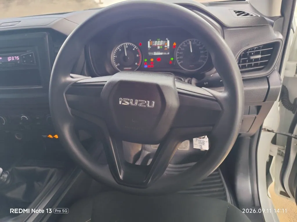 2021 Isuzu D-Max – 11