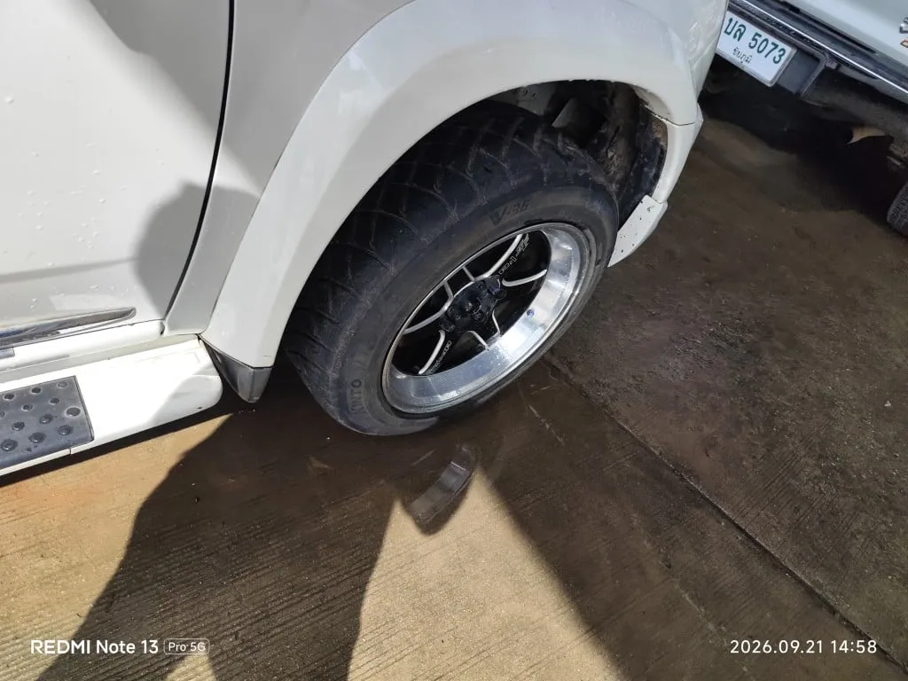 2011 Isuzu D-Max – 10