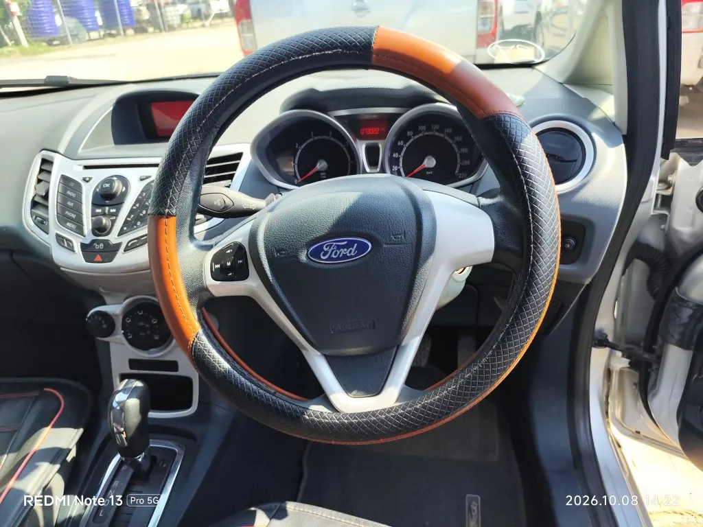 2014 Ford Fiesta – 11