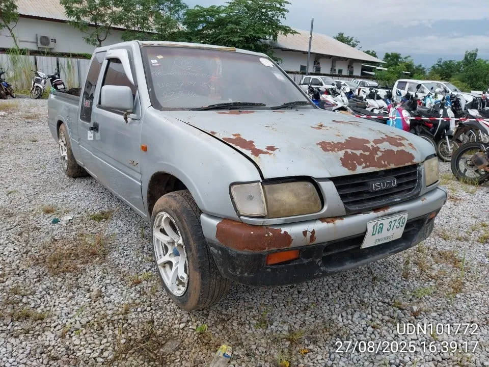 1997 Isuzu D-Max – 8