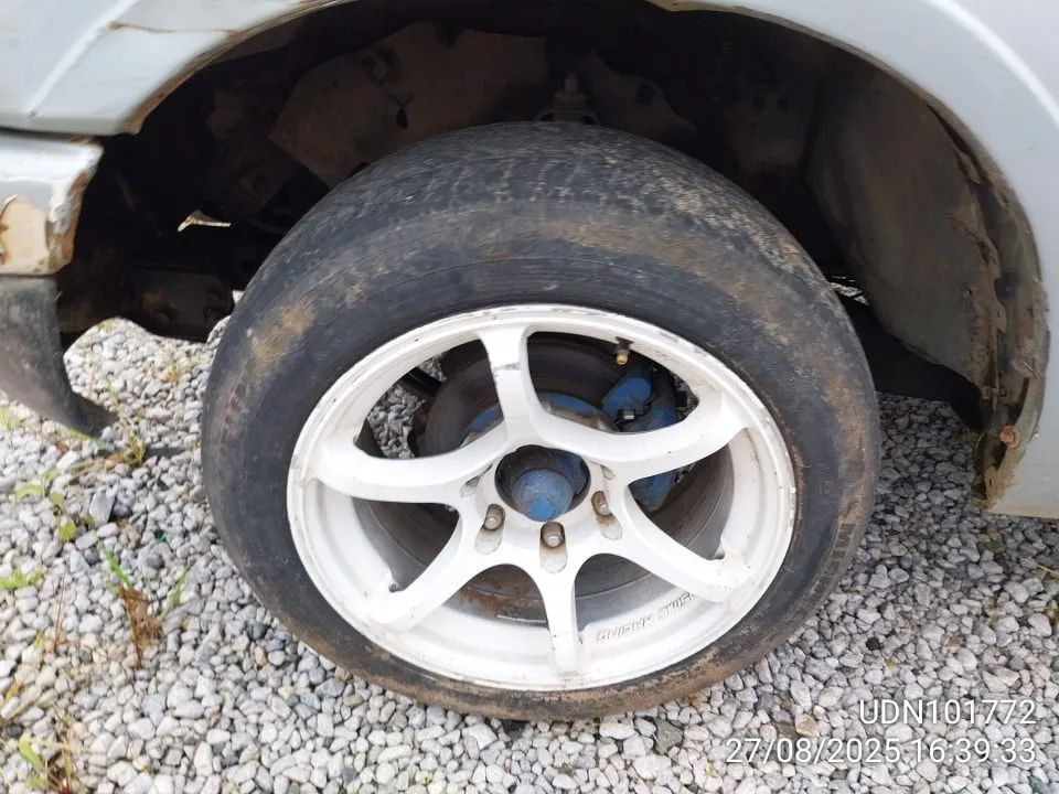 1997 Isuzu D-Max – 12