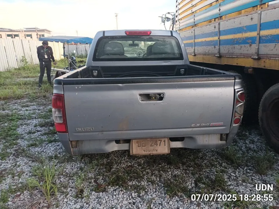 2004 Isuzu D-Max – 5