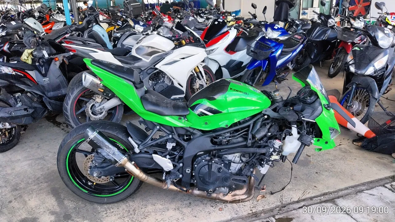 2021 Kawasaki Ninja ZX-25R – 3
