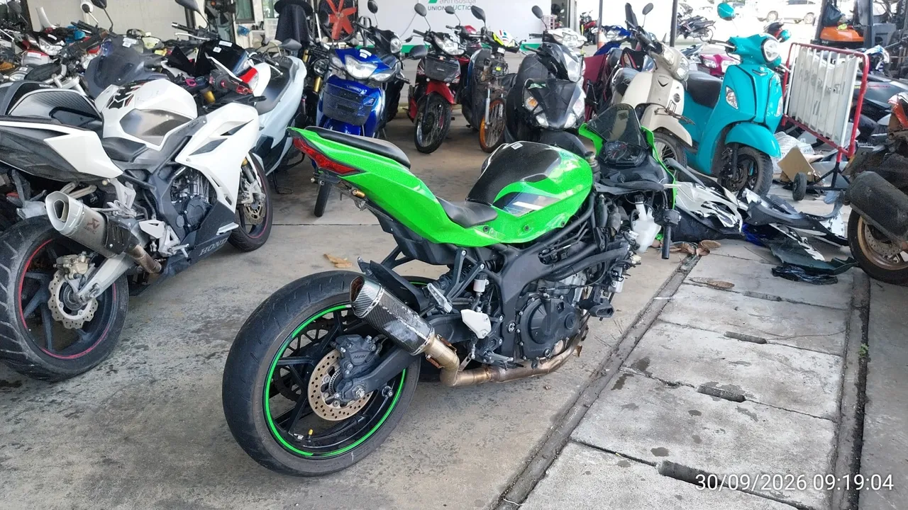 2021 Kawasaki Ninja ZX-25R – 4