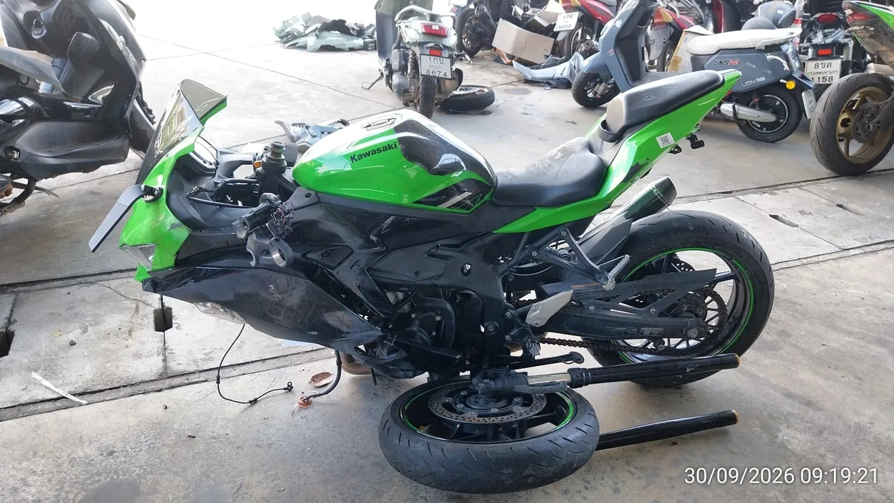 2021 Kawasaki Ninja ZX-25R – 7