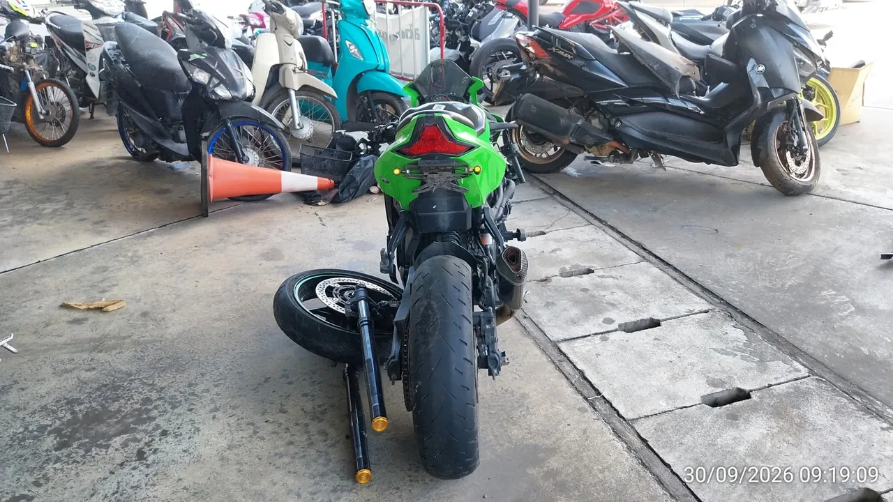 2021 Kawasaki Ninja ZX-25R – 5