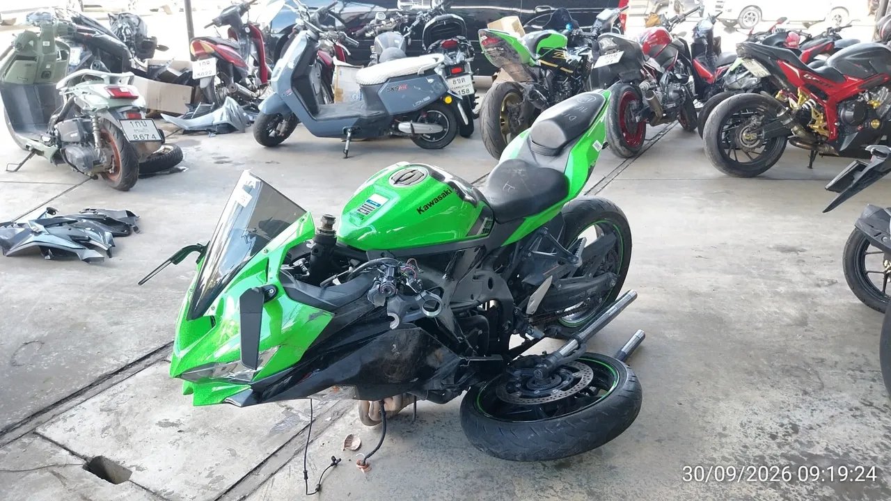 2021 Kawasaki Ninja ZX-25R – 8